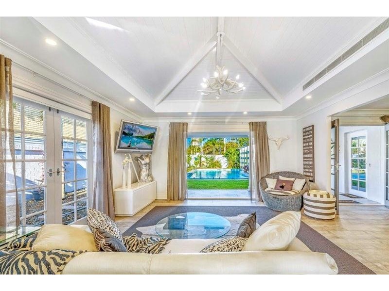 6 Viking Court, Paradise Waters QLD 4217