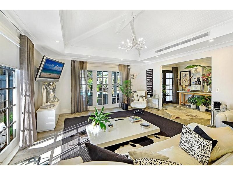 6 Viking Court, Paradise Waters QLD 4217