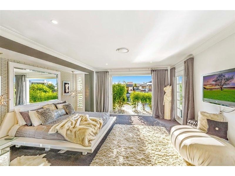 6 Viking Court, Paradise Waters QLD 4217