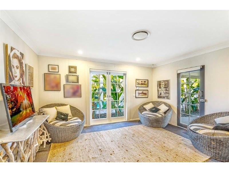 6 Viking Court, Paradise Waters QLD 4217