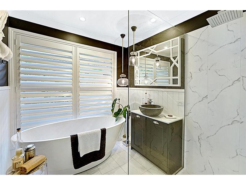 6 Viking Court, Paradise Waters QLD 4217