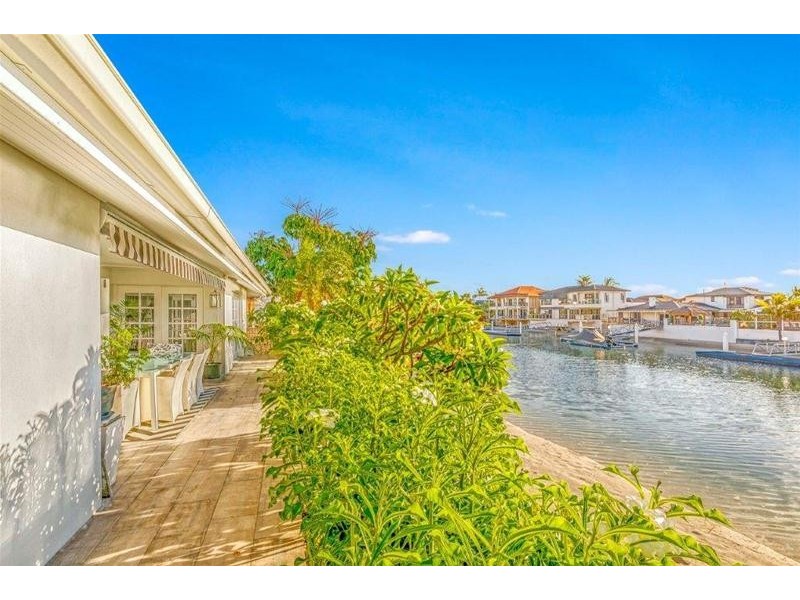 6 Viking Court, Paradise Waters QLD 4217