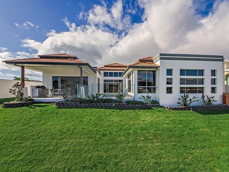 111 Sir Bruce Small Boulevard, Benowa Waters QLD 4217