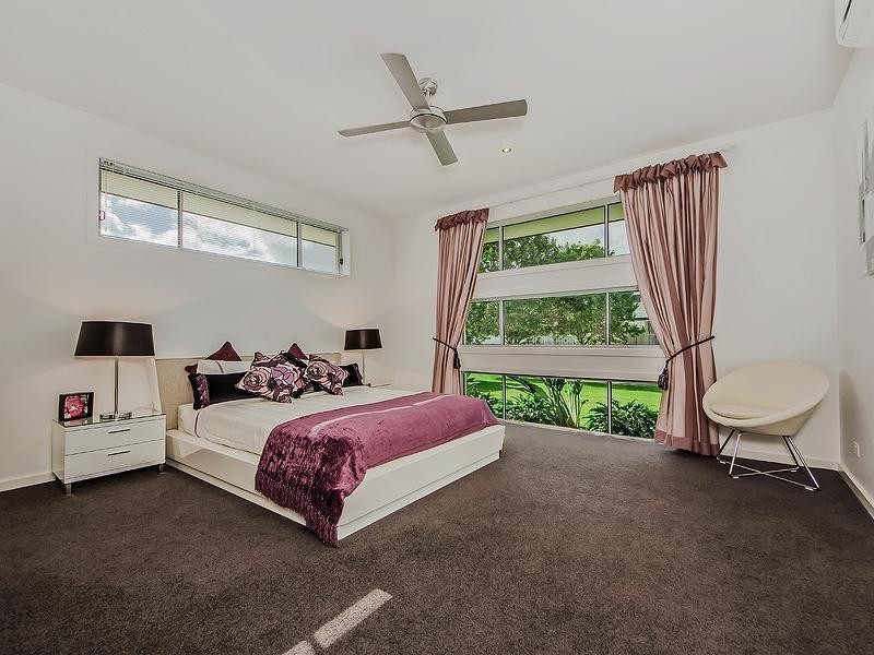 111 Sir Bruce Small Boulevard, Benowa Waters QLD 4217