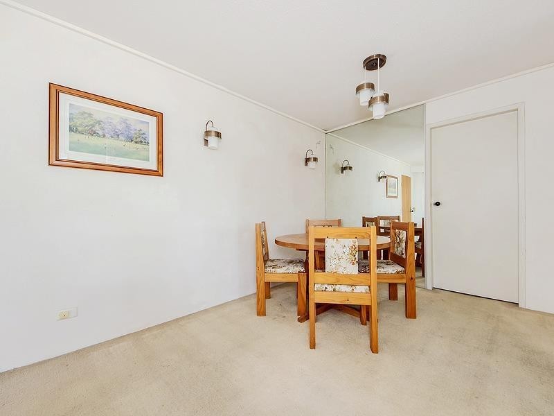 186 Ferny Avenue “Narrowneck Lodge”, Surfers Paradise QLD 4217