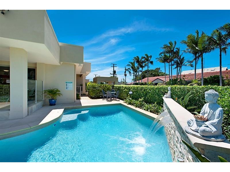 33 Amalfi Drive, Isle Of Capri QLD 4217