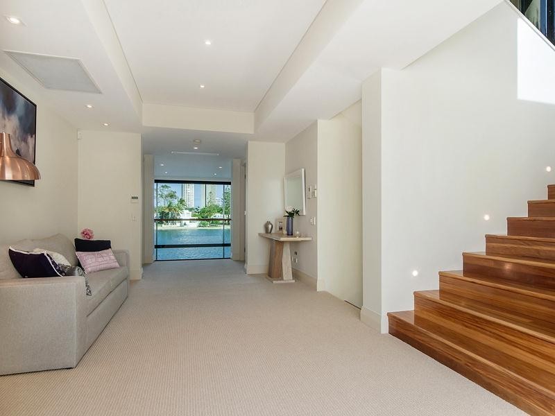 50 Admiralty Drive, Paradise Waters QLD 4217