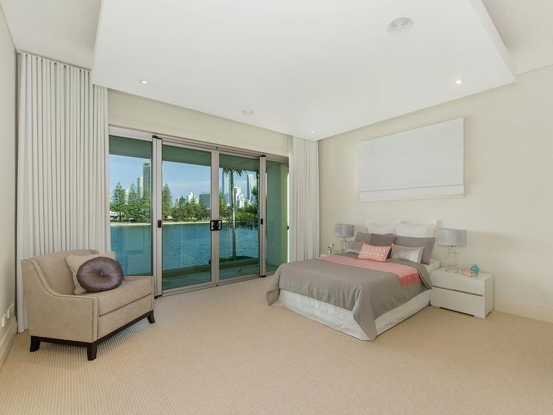 50 Admiralty Drive, Paradise Waters QLD 4217