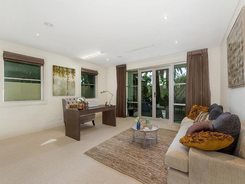 50 Admiralty Drive, Paradise Waters QLD 4217