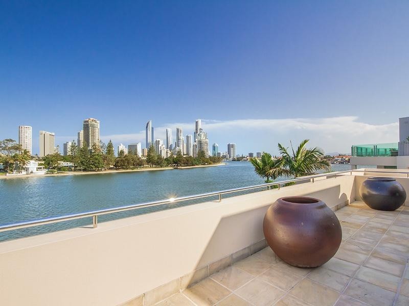 50 Admiralty Drive, Paradise Waters QLD 4217