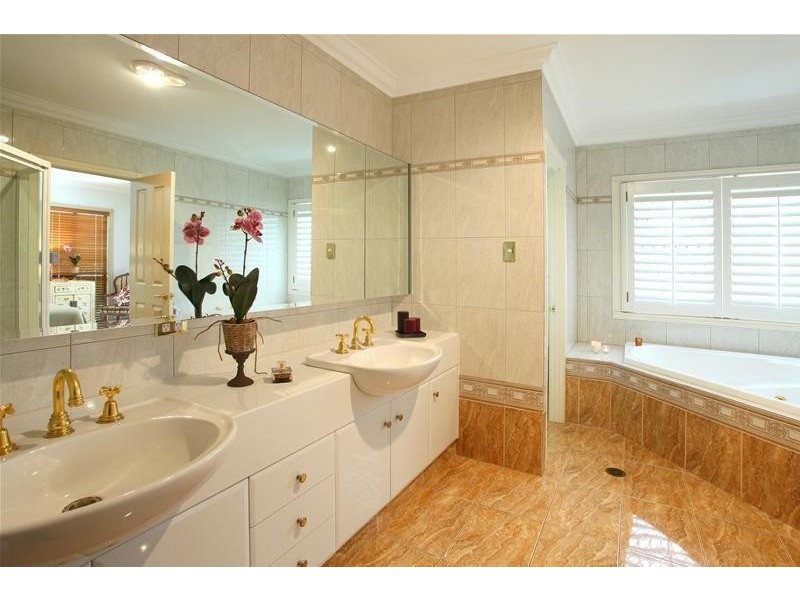 21 Blondell Avenue, Surfers Paradise QLD 4217