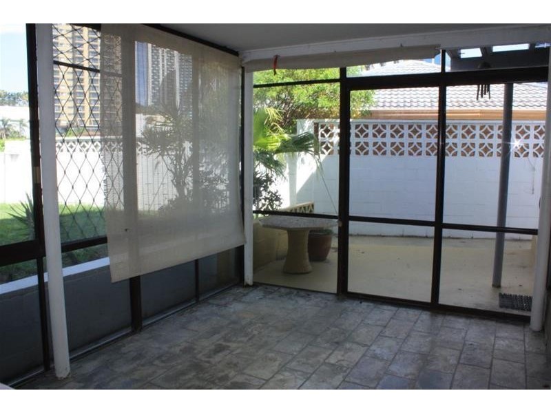 1/35 Tarcoola Crescent, Chevron Island QLD 4217