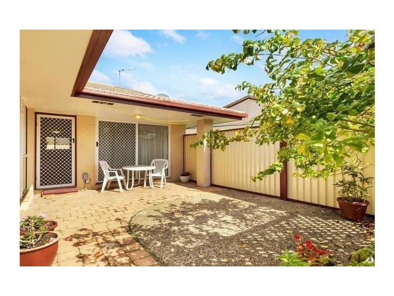 128  Benowa Road, Southport QLD 4215