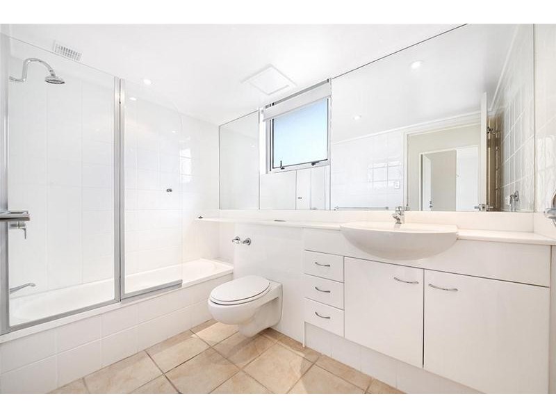 15A ‘Beachside Tower 3545 Main Beach Parade, Main Beach QLD 4217