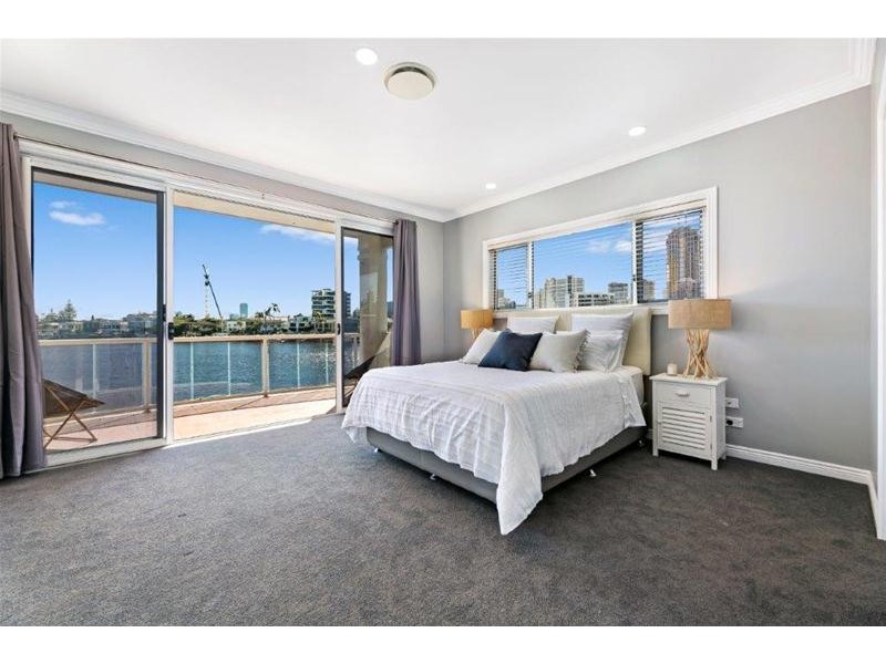 1/52 Sunrise Boulevard, Surfers Paradise QLD 4217