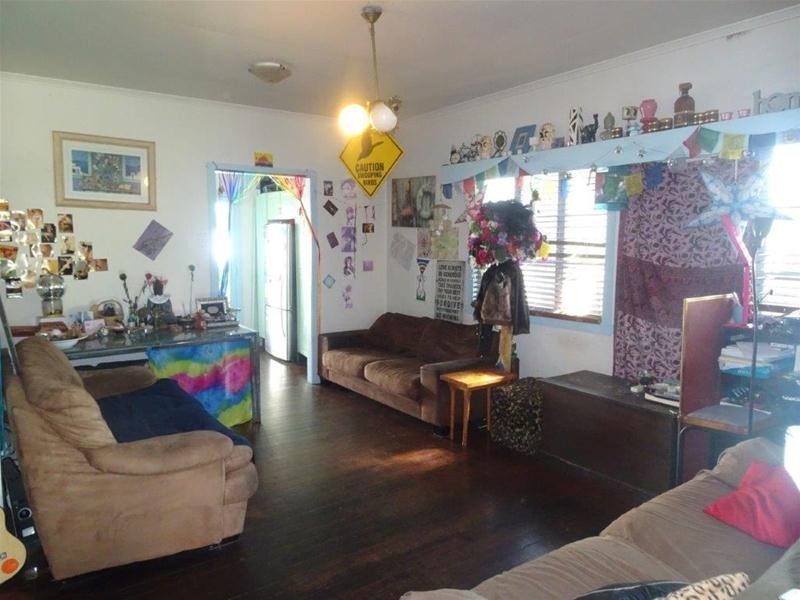 28 Pine Avenue, Surfers Paradise QLD 4217