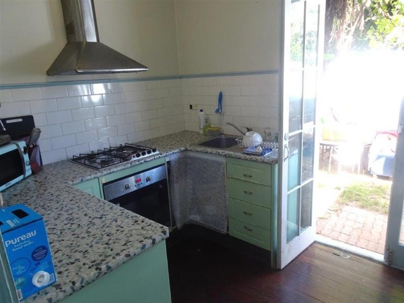 28 Pine Avenue, Surfers Paradise QLD 4217