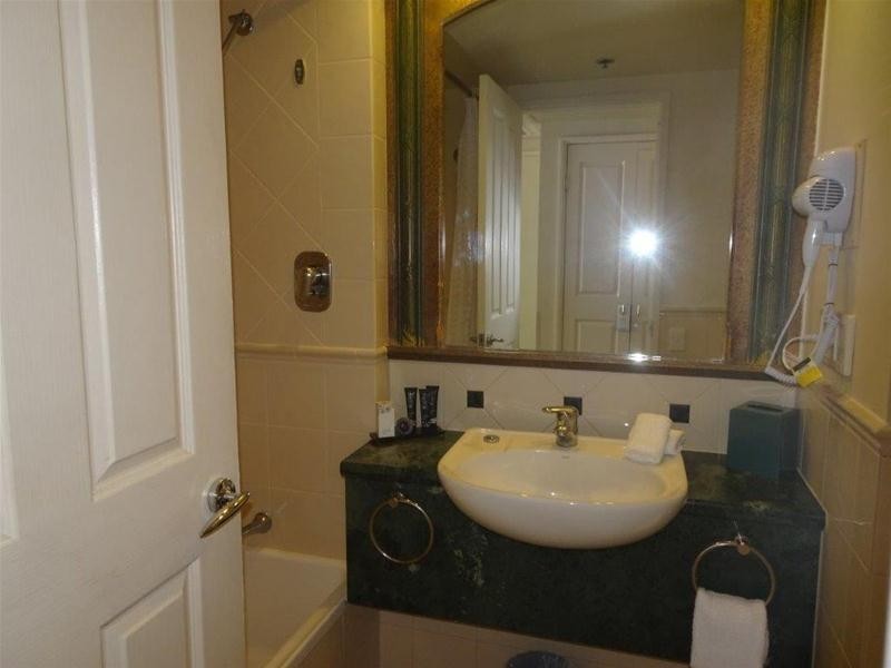 203 & 204/25  Laycock Street, Surfers Paradise QLD 4217