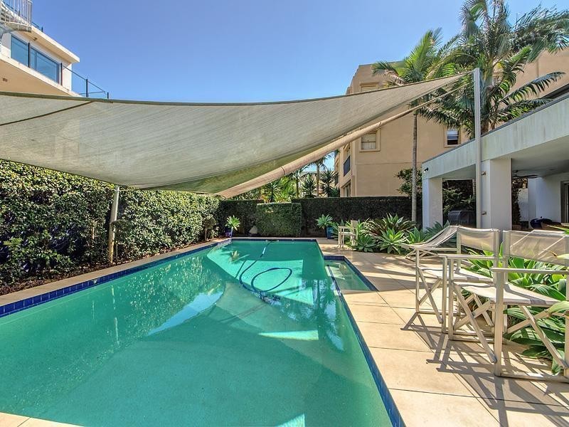 40 Cronin Avenue, Main Beach QLD 4217