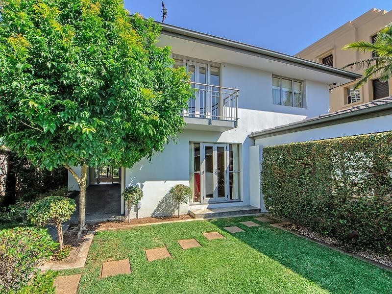 40 Cronin Avenue, Main Beach QLD 4217