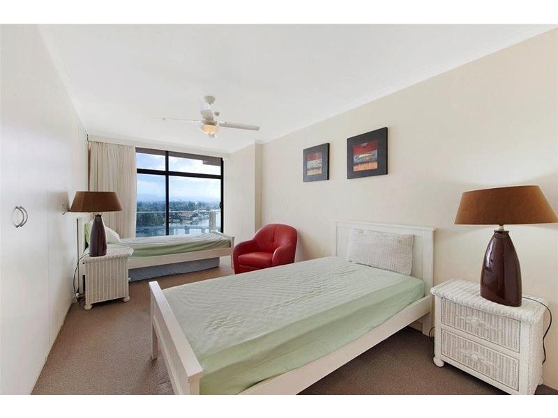 8D Thornton Tower 33 Thornton Street, Surfers Paradise QLD 4217