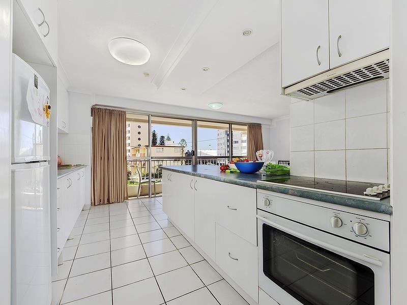 6  Aubrey Street ‘Surfers Chalet’, Surfers Paradise QLD 4217