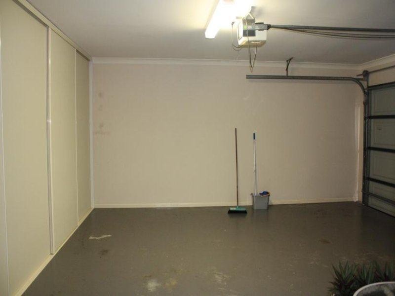 28 Gretel Drive, Mermaid Waters QLD 4218