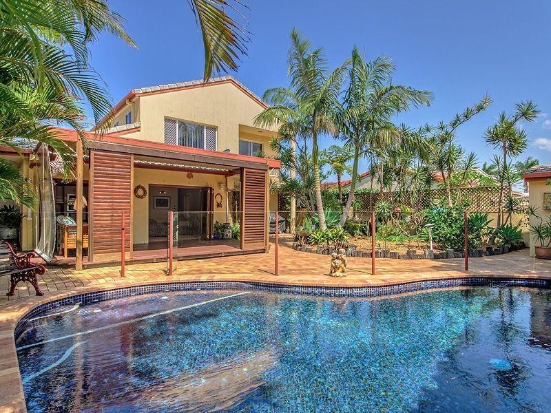 15 Remo Street, Isle Of Capri QLD 4217