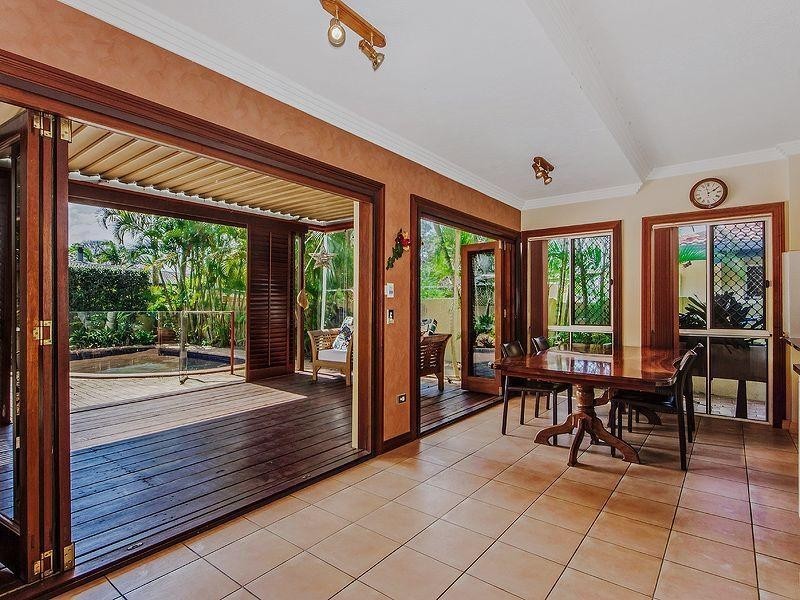 15 Remo Street, Isle Of Capri QLD 4217