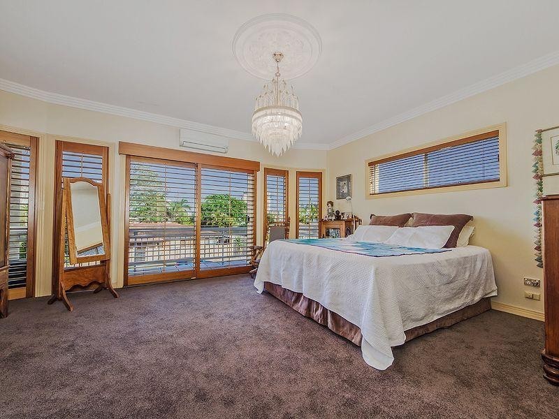 15 Remo Street, Isle Of Capri QLD 4217