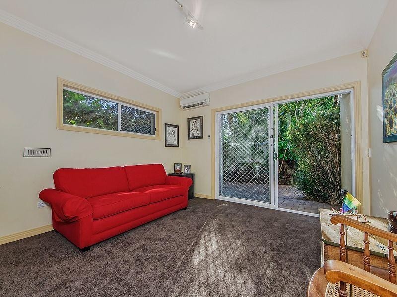 15 Remo Street, Isle Of Capri QLD 4217