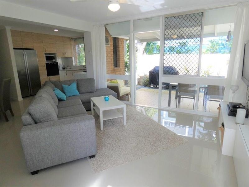 1/11 Peninsular Drive, Surfers Paradise QLD 4217