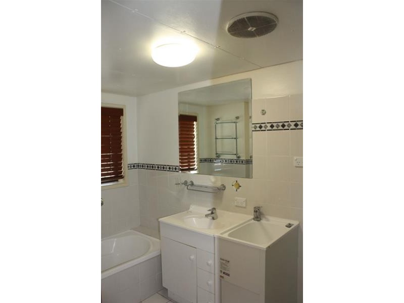 28 Sunrise Boulevard, Surfers Paradise QLD 4217