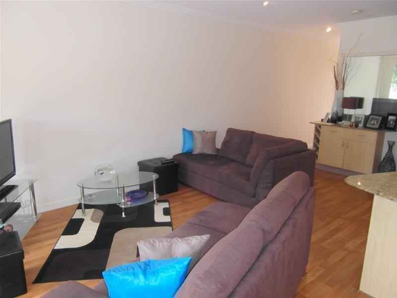 103 Salerno Street “Raffles on Capri”, Isle Of Capri QLD 4217