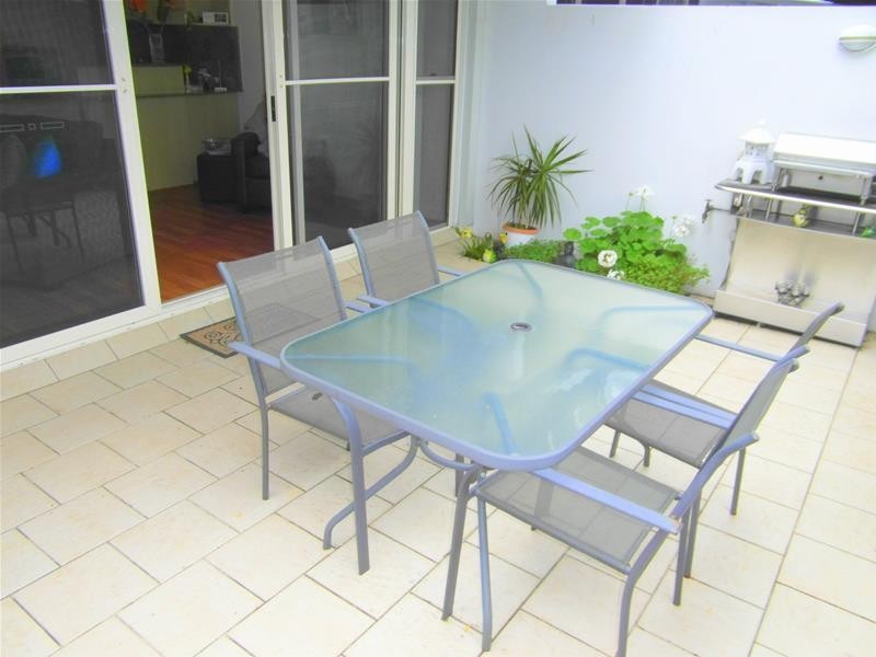 103 Salerno Street “Raffles on Capri”, Isle Of Capri QLD 4217