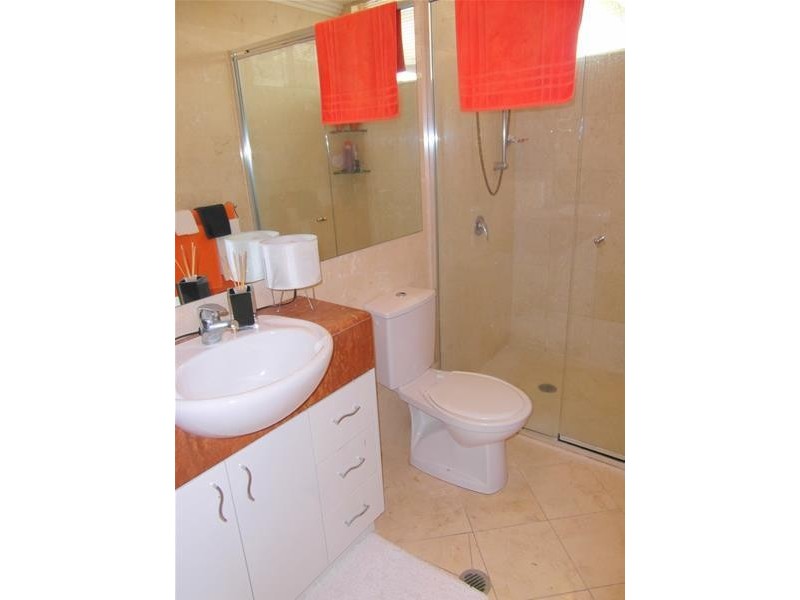 103 Salerno Street “Raffles on Capri”, Isle Of Capri QLD 4217