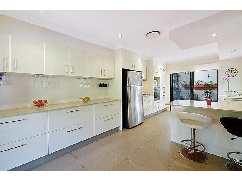 28 Norfolk Avenue, Surfers Paradise QLD 4217