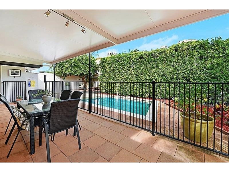 28 Norfolk Avenue, Surfers Paradise QLD 4217