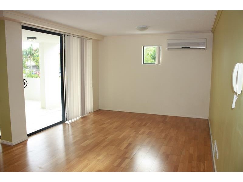 134 Stanhill Drive, Chevron Island QLD 4217