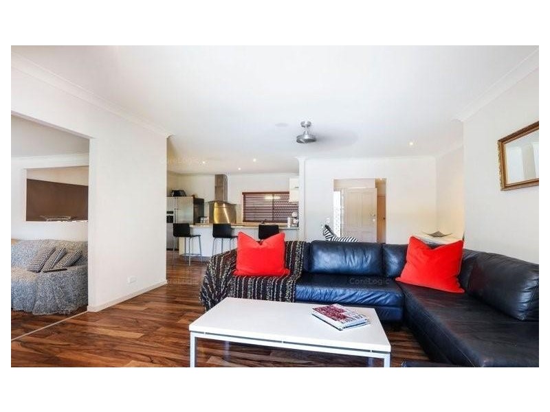 49 Amalfi Drive, Isle Of Capri QLD 4217