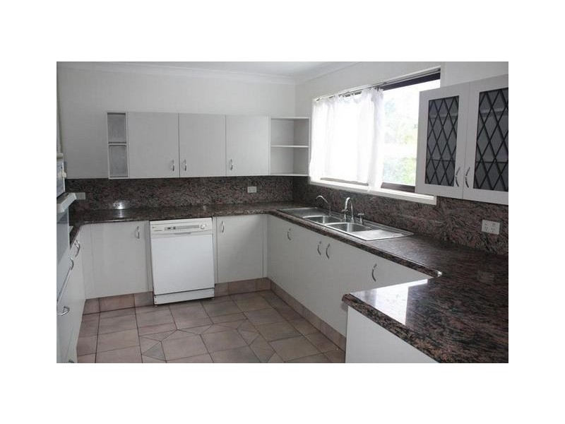 2 Grevillia Avenue, Southport QLD 4215