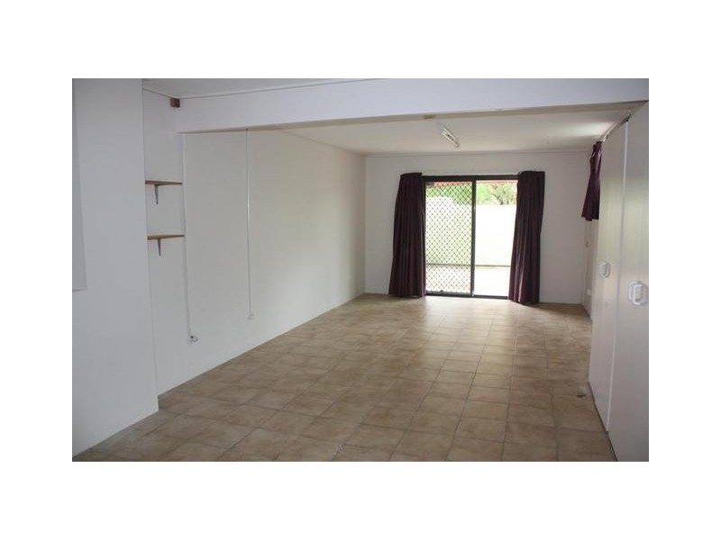 2 Grevillia Avenue, Southport QLD 4215