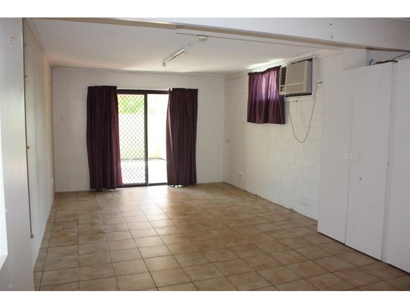 2 Grevillia Avenue, Southport QLD 4215