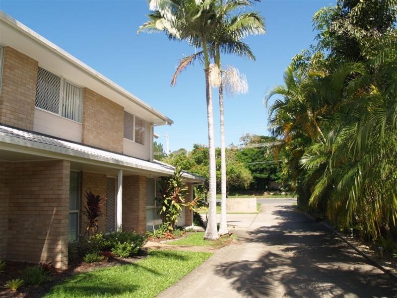 63 Benowa Road, Southport QLD 4215