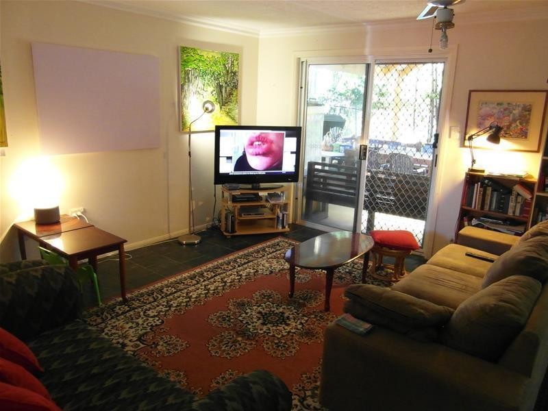 24 Boongala Road, Broadbeach Waters QLD 4218