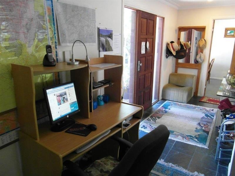 24 Boongala Road, Broadbeach Waters QLD 4218