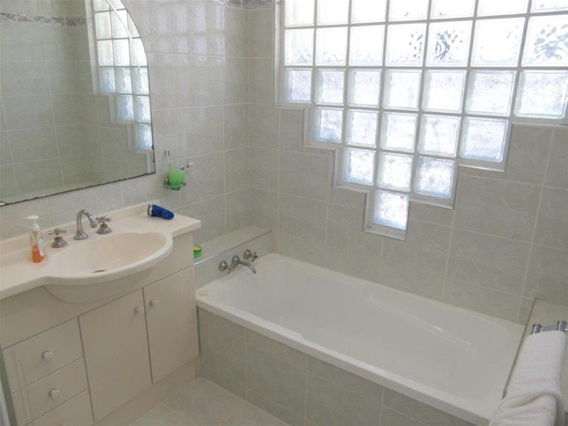 24 Boongala Road, Broadbeach Waters QLD 4218