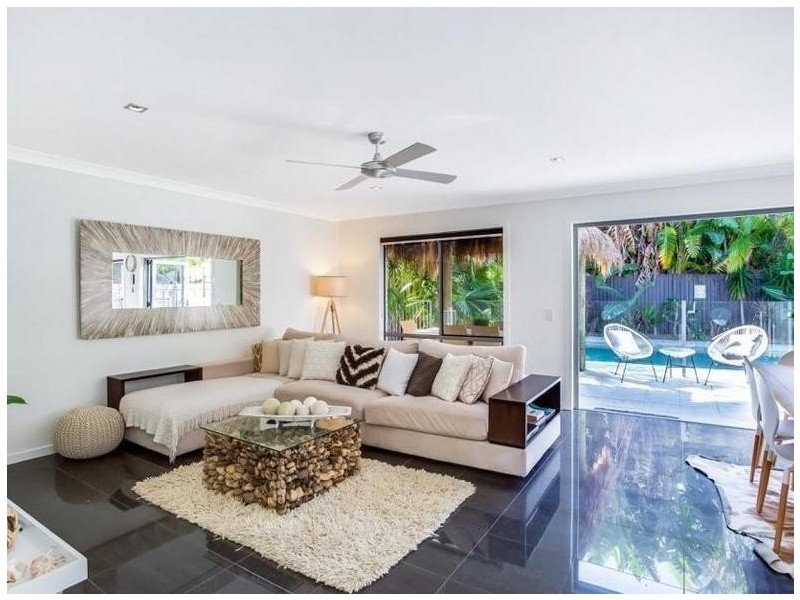 20 Brindisi Avenue, Isle Of Capri QLD 4217