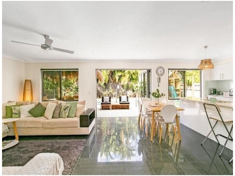 20 Brindisi Avenue, Isle Of Capri QLD 4217