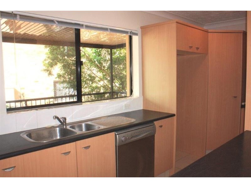 1/10 Darrambal Street, Chevron Island QLD 4217